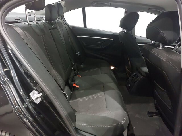 Inside Serie 3 F30 Diesel  Saphirschwarz