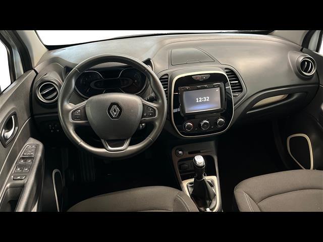 RENAULT Captur 00015844_VO38043670