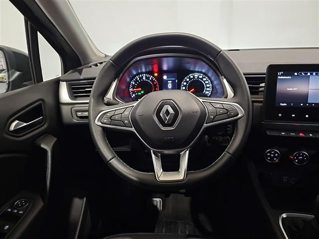 RENAULT Captur 02415978_VO38013170