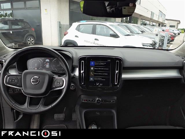 VOLVO XC40 00025015_VO38013018