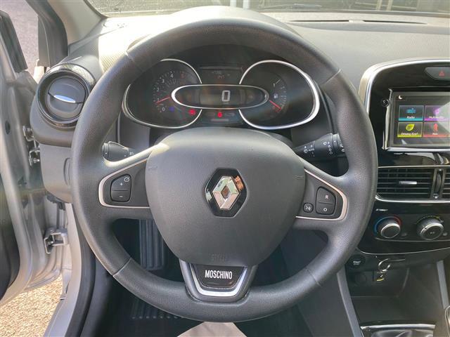 RENAULT Clio 02640172_VO38043366