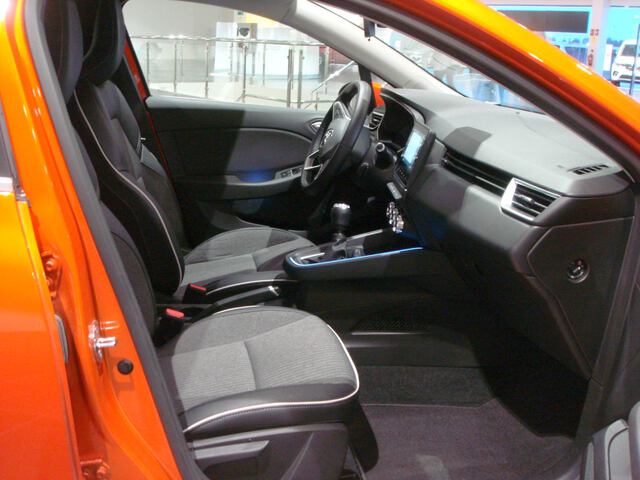 Inside Clio  NARANJA