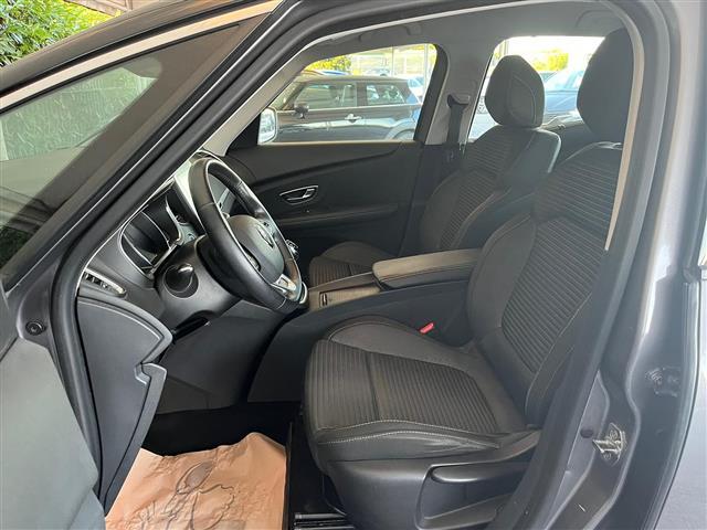 RENAULT Scenic 02640878_VO38043366