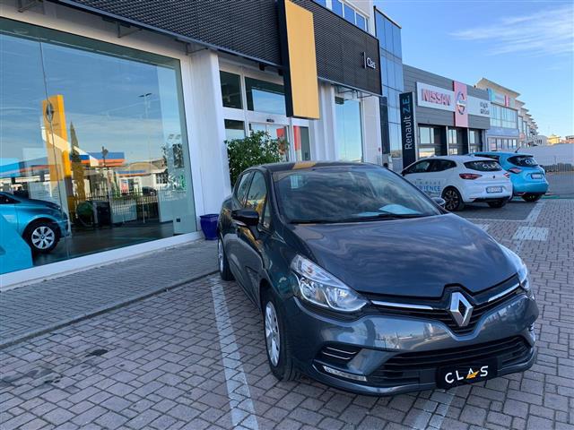 RENAULT Clio 04376039_VO38013080