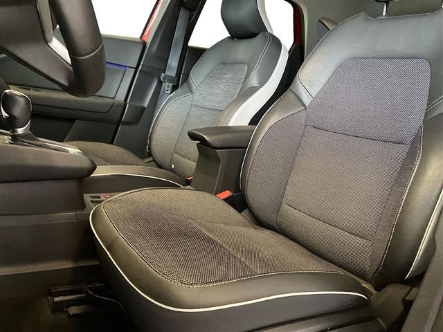 RENAULT Captur 00935796_VO38023207