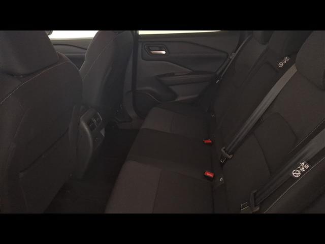 NISSAN Qashqai 00947827_VO38023732
