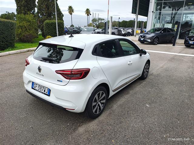RENAULT Clio 00964689_VO38013353