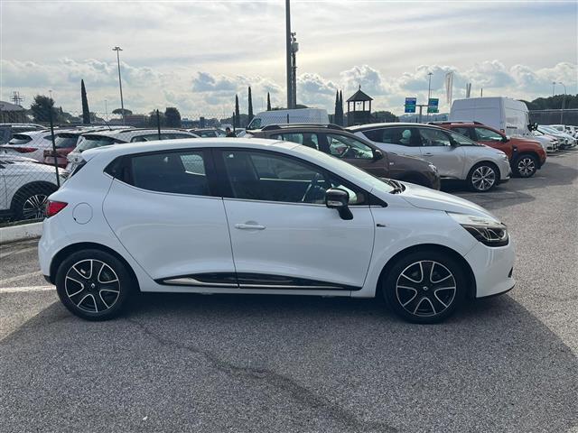 RENAULT Clio 02640963_VO38043366