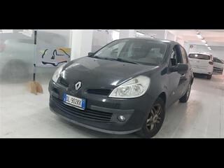 RENAULT Clio 00006451_VO38033579