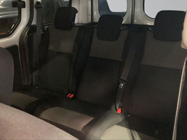Inside Kangoo Combi Diesel  Blanco