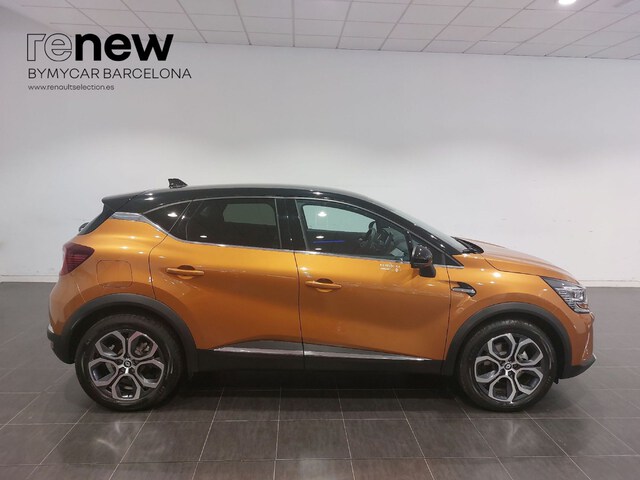 Outside Captur Híbrido Enchufable  Naranja Atakama con 