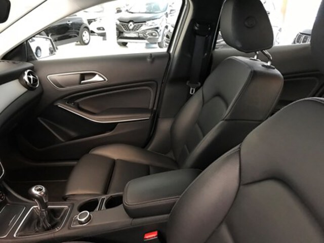 Exterieur GLA 180  grijs