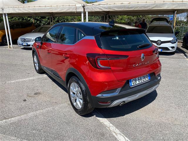RENAULT Captur 02640974_VO38043366