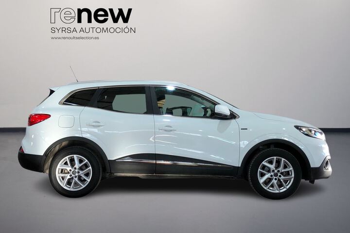 Outside Kadjar  Blanco Glacial