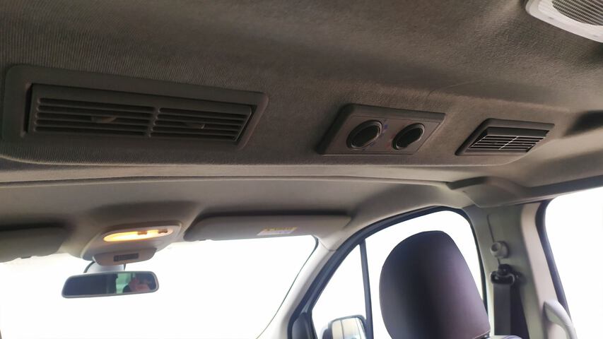 Inside Trafic Combi Diesel  Blanco Casablanca