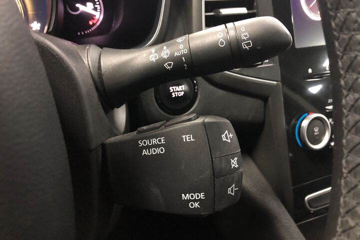 Inside Talisman Sport Tourer Diesel  Gris
