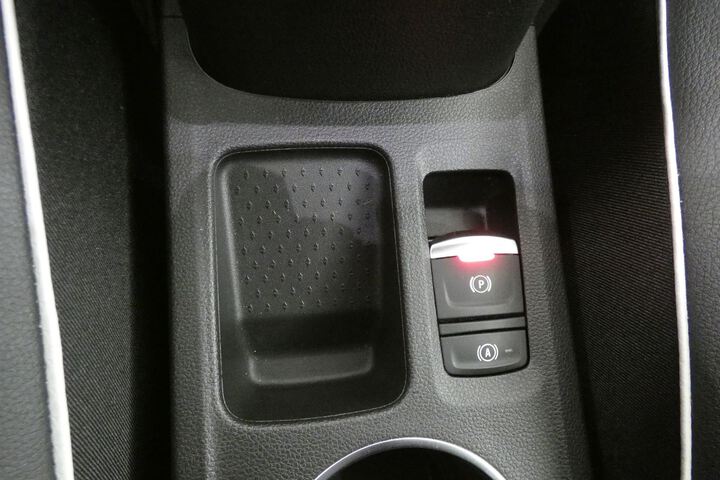 Inside Captur Híbrido  Blanco Nacarado con 