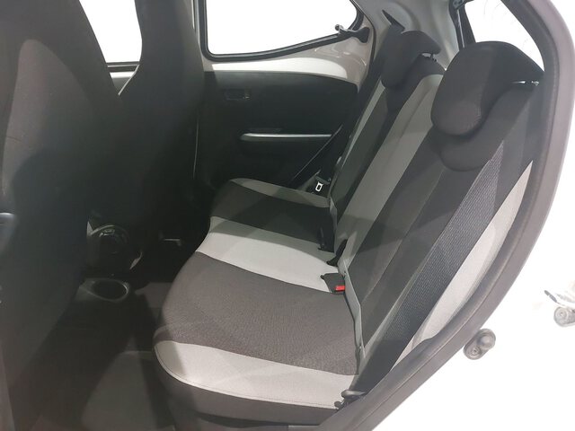 Inside Aygo  Blanco