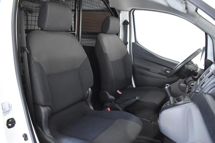 Inside NV200 Furgón Diesel  Blanco