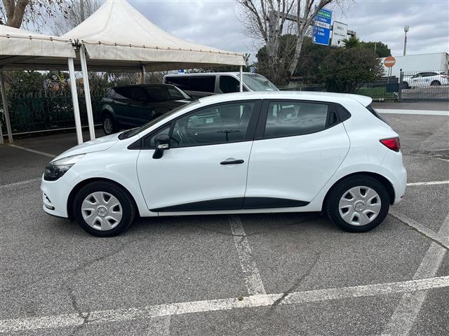 RENAULT Clio 02641139_VO38043366