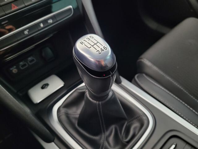 Inside Mégane Sport Tourer  Gris oscuro