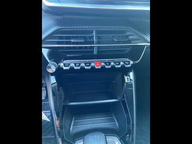 PEUGEOT 2008 00952885_VO38023732