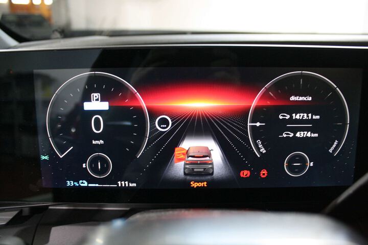 Inside Mégane Eléctrico  Rojo Deseo con techo