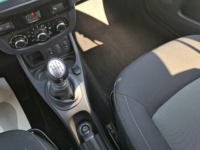 Inside Duster Diesel  BLANCO