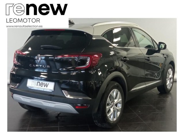 Outside Captur  NEGRO