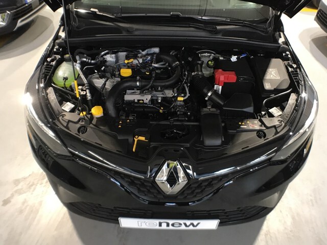 Inside Clio  Negro Brillante
