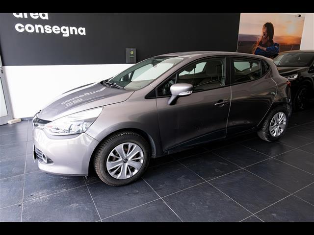 RENAULT Clio 00094543_VO38013437