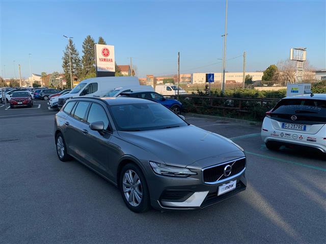 VOLVO V60 II 2019 02614153_VO38013041