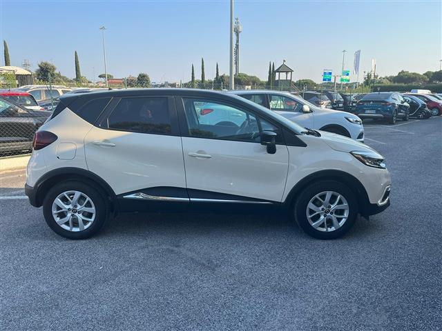 RENAULT Captur 02640727_VO38043366