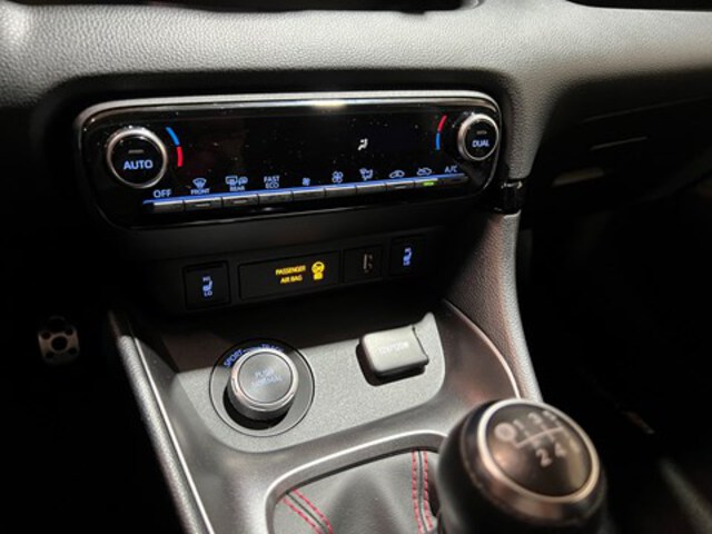 Exterieur Yaris  zwart