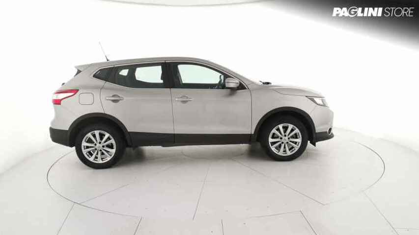 NISSAN Qashqai 00683233_VO38023454