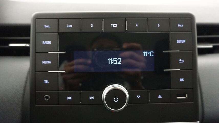 Inside Clio  Gris Titanium