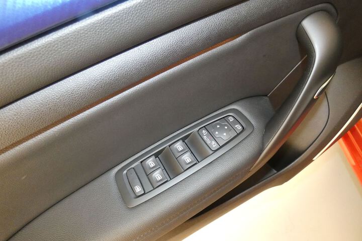 Inside Mégane Sport Tourer Diesel  Rojo Deseo