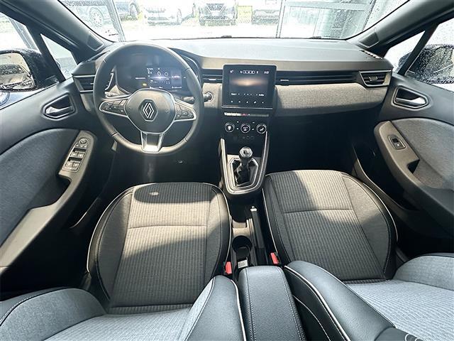 RENAULT Clio 00094596_VO38013437