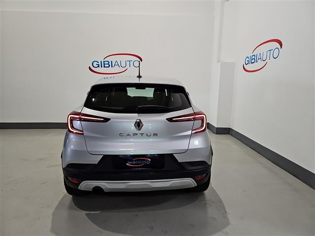 RENAULT Captur 02415766_VO38013170