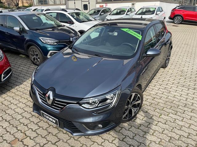 RENAULT Megane 00394813_VO38023217