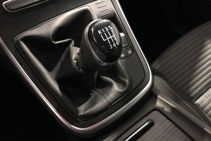 Inside Grand Scénic Diesel  Azul