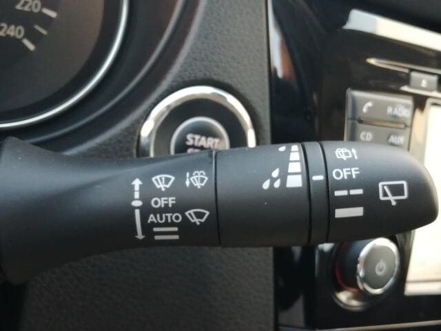 Inside X-Trail  Lunar White