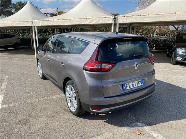 RENAULT Grand Scenic 02640936_VO38043366