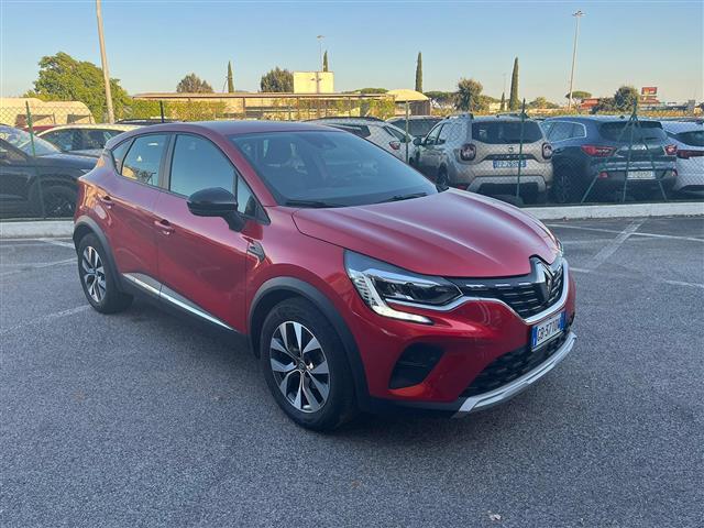 RENAULT Captur 02640935_VO38043366