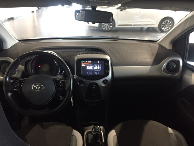 Inside Aygo  GRIS PLATINO
