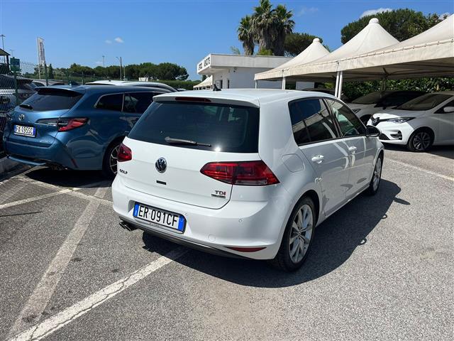 VOLKSWAGEN Golf 02641043_VO38043366