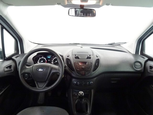 Inside Tourneo Courier Diesel  BLANCO