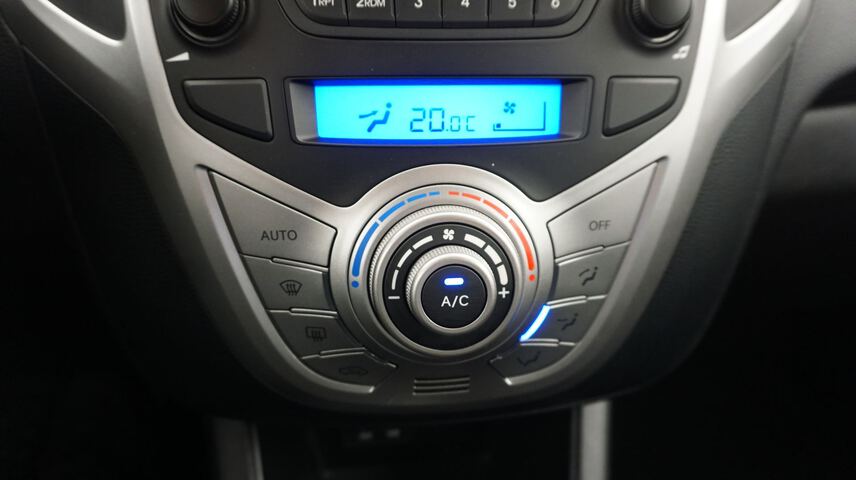 Inside ix20 Diesel  Polar White