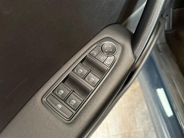 RENAULT Captur 00015358_VO38023184