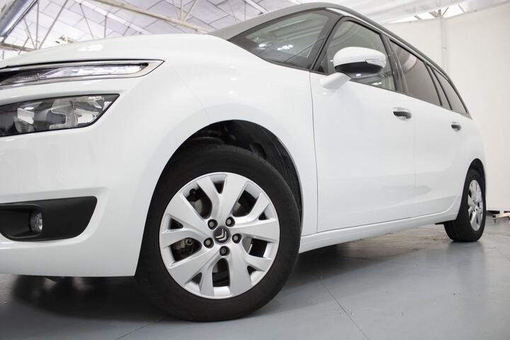 Outside C4 Grand Picasso Diesel  Blanco Banquise